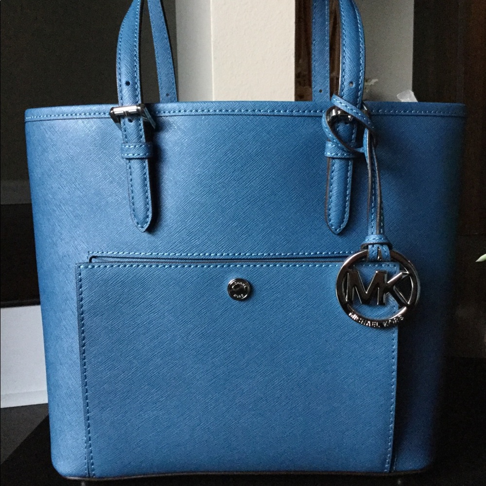 Michael Kors Jet Set tote. Saffiano leather.